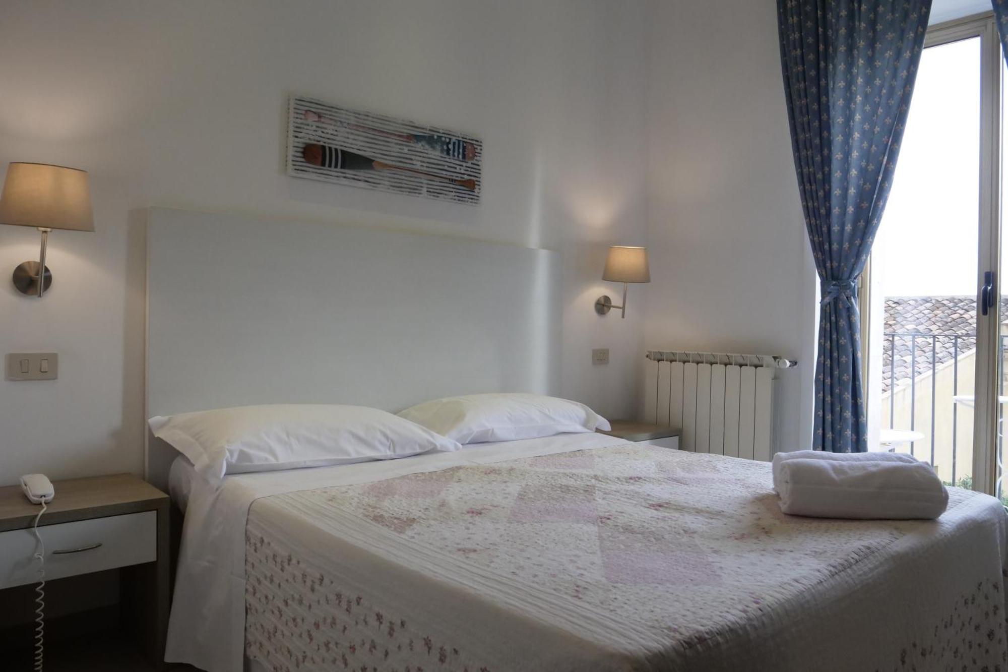 Hotel Elios Tao Taormina Bagian luar foto