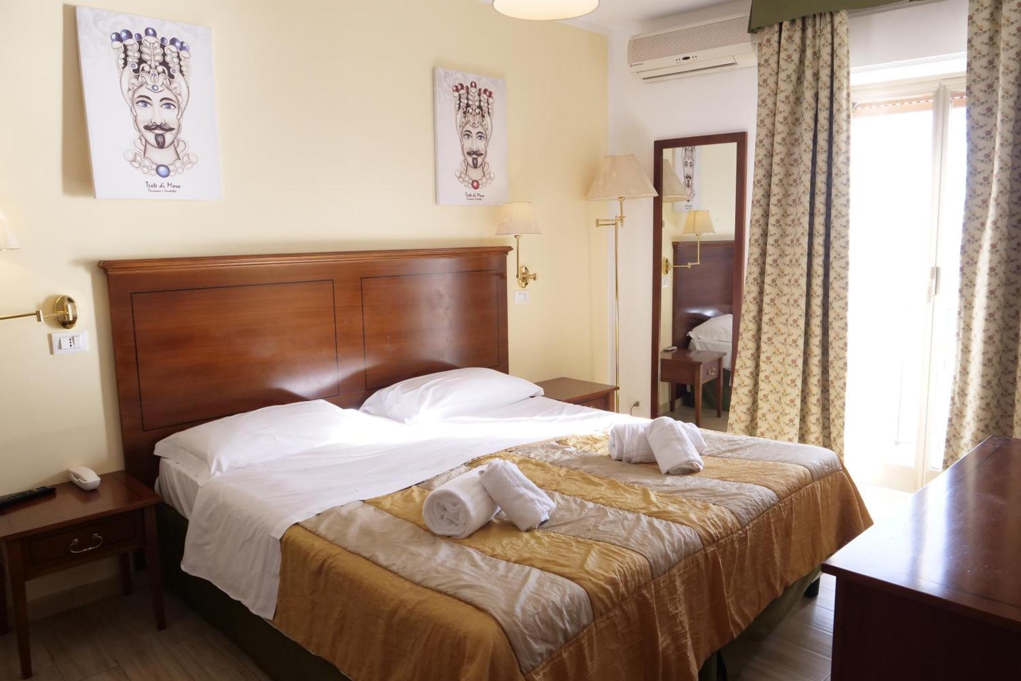 Hotel Elios Tao Taormina Bagian luar foto