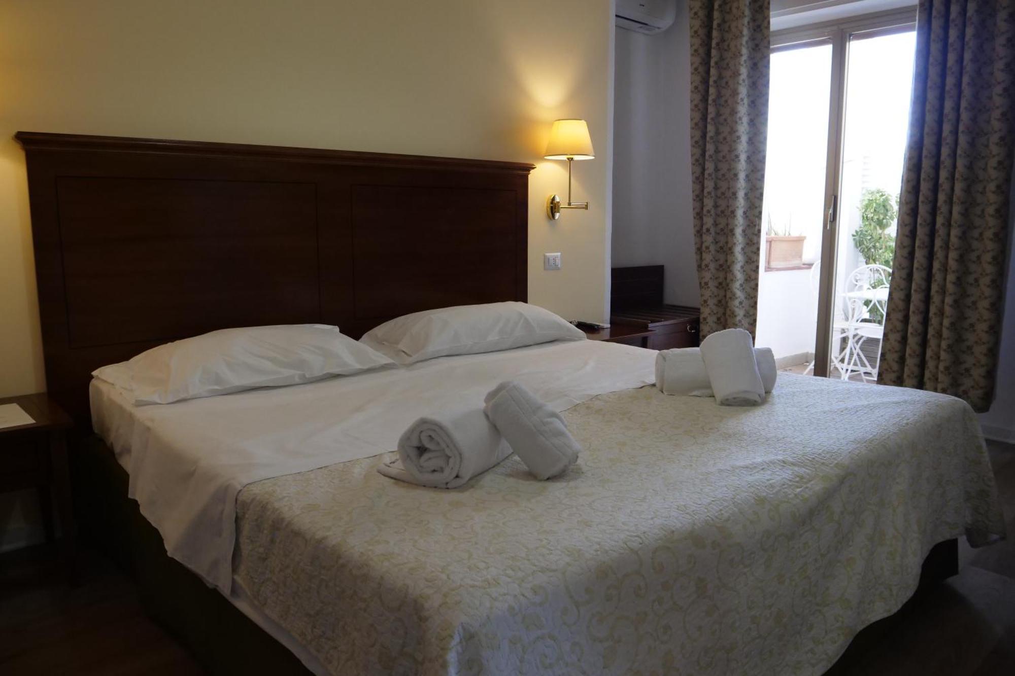 Hotel Elios Tao Taormina Bagian luar foto