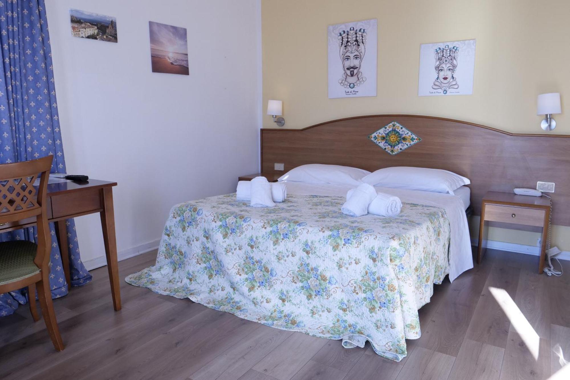 Hotel Elios Tao Taormina Bagian luar foto