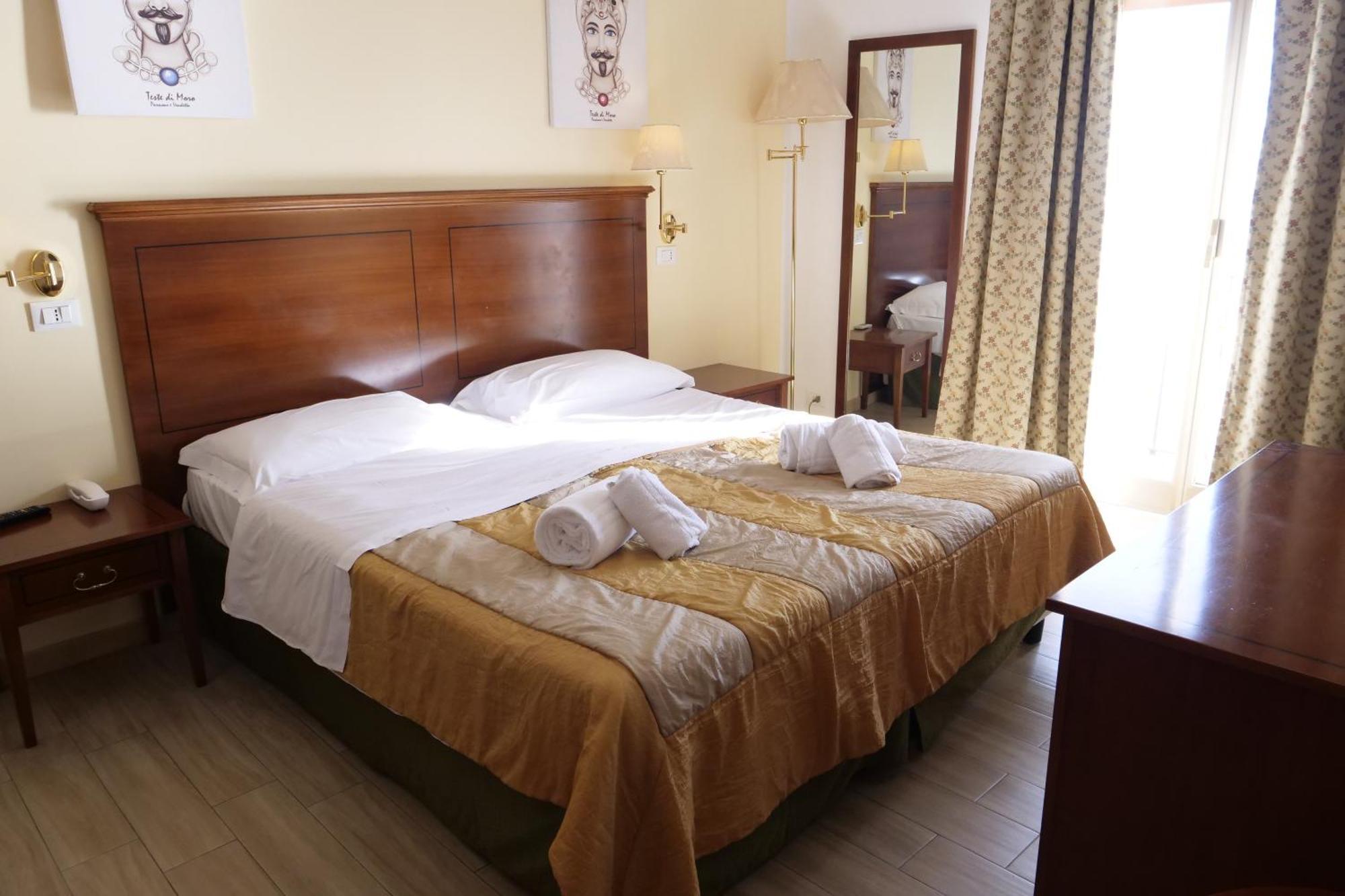 Hotel Elios Tao Taormina Bagian luar foto